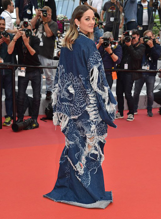 اطلالات عارضات الأزياء هي الأجمل والأكثر تميزا في مهرجان كان.. صور صورة رقم 4