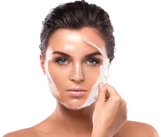 قبل العيد.. خطوات بسيطة لتقشير الوجه صورة رقم 7