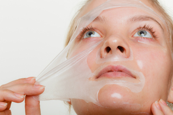 قبل العيد.. خطوات بسيطة لتقشير الوجه صورة رقم 9