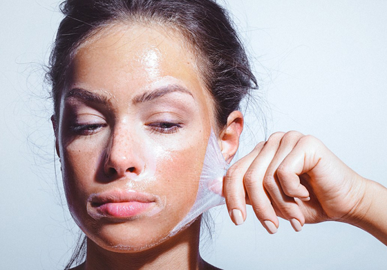 قبل العيد.. خطوات بسيطة لتقشير الوجه صورة رقم 2