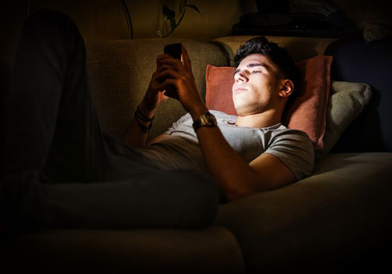 4 أبراج تتربع على عرش السهر في تصفح الإنترنت.. فهل برجك منهم؟ صورة رقم 2