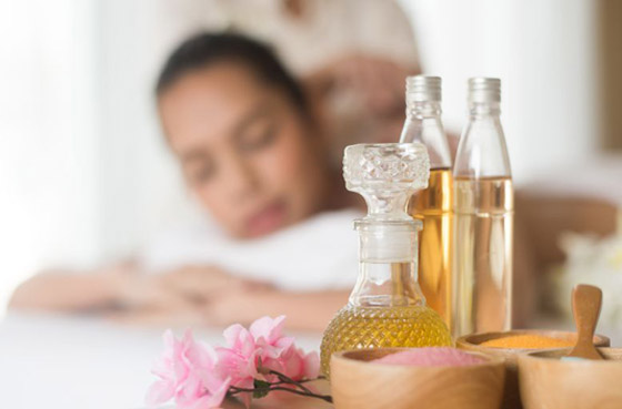 بالفيديو.. تعرفوا إلى طب العلاج بالروائح العطرية السحرية صورة رقم 9