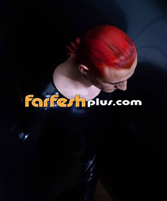 عارضات أزياء يرتدين بالونات منفوخة ملونة تتحول لأزياء بعد تفريغها! صورة رقم 12