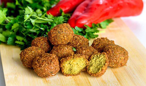 بعد يومها العالمي: لماذا يحتفظ محترفو الفلافل بسرها؟ فما هو أصلها؟ صورة رقم 12