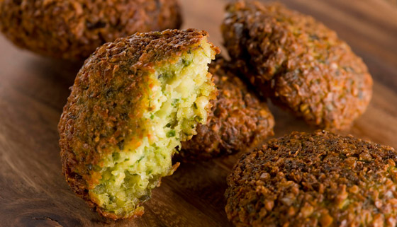 بعد يومها العالمي: لماذا يحتفظ محترفو الفلافل بسرها؟ فما هو أصلها؟ صورة رقم 13