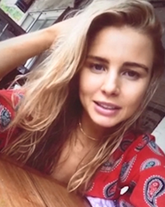 منع ملكة جمال أسترالية من ركوب الطائرة بسبب بقعة ماء على جواز سفرها! صورة رقم 5