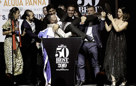 فيديو وصور: أطباق غريبة يقدمها المطعم الفرنسي 