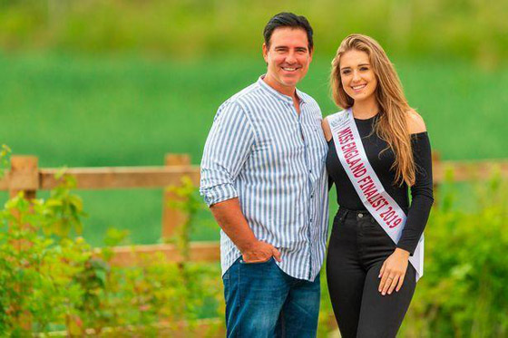 ابنة ملك جمال بريطانيا السابق تقترب من نفس اللقب لعام 2019.. صور صورة رقم 5