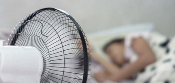 رغم أنها تنعشنا من حر الصيف.. النوم أمام المروحة له أضرار ومخاطر! صورة رقم 5