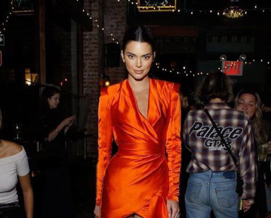  نجمات وأميرات عالميات يرتدين من أزياء مصممين لبنانيين.. بالصور صورة رقم 2