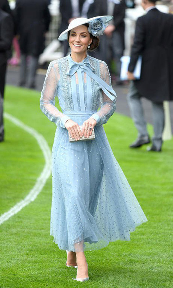  نجمات وأميرات عالميات يرتدين من أزياء مصممين لبنانيين.. بالصور صورة رقم 1