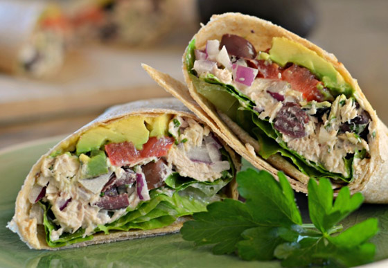 إليكم طريقة تحضير لفائف التونة بالأفوكادو الشهية والسريعة للرجيم صورة رقم 3