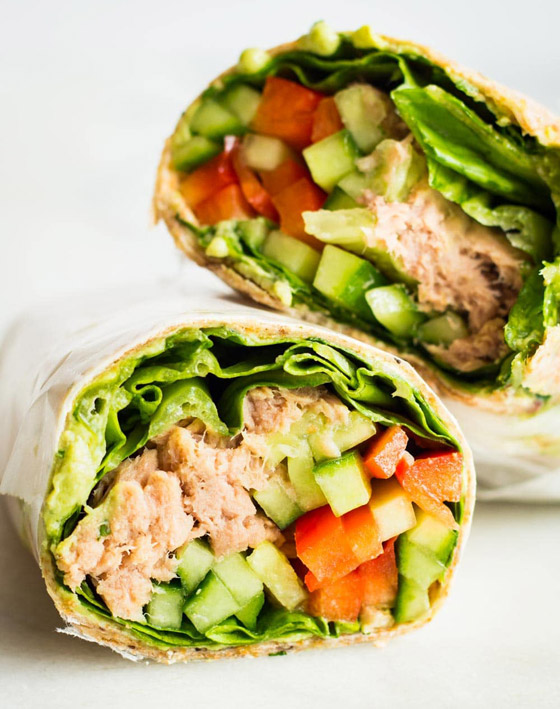 إليكم طريقة تحضير لفائف التونة بالأفوكادو الشهية والسريعة للرجيم صورة رقم 6