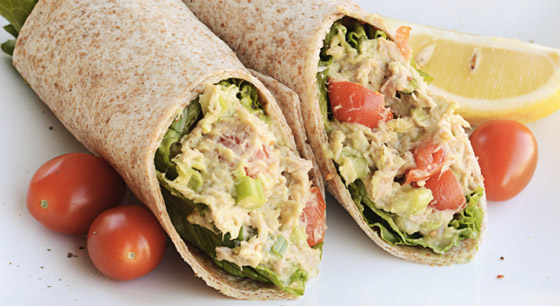 إليكم طريقة تحضير لفائف التونة بالأفوكادو الشهية والسريعة للرجيم صورة رقم 7