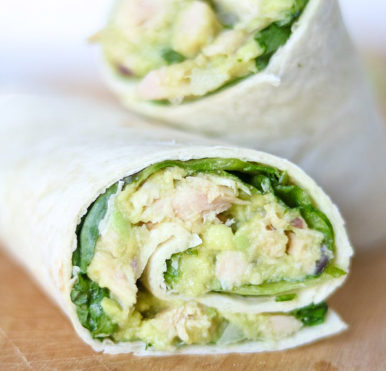 إليكم طريقة تحضير لفائف التونة بالأفوكادو الشهية والسريعة للرجيم صورة رقم 11