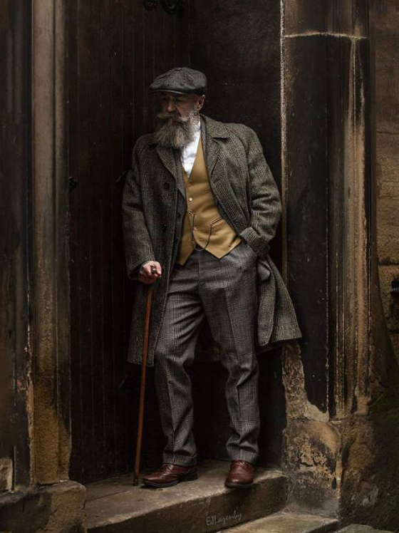 مجموعة صور لرجل خمسيني أصبح عارض أزياء بالصدفة! صورة رقم 2