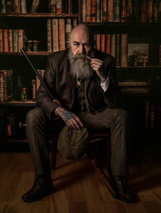 مجموعة صور لرجل خمسيني أصبح عارض أزياء بالصدفة! صورة رقم 3