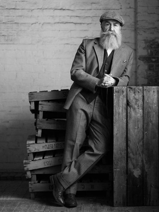 مجموعة صور لرجل خمسيني أصبح عارض أزياء بالصدفة! صورة رقم 4