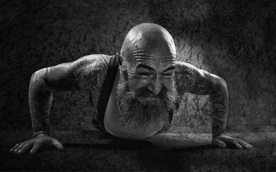 مجموعة صور لرجل خمسيني أصبح عارض أزياء بالصدفة! صورة رقم 18