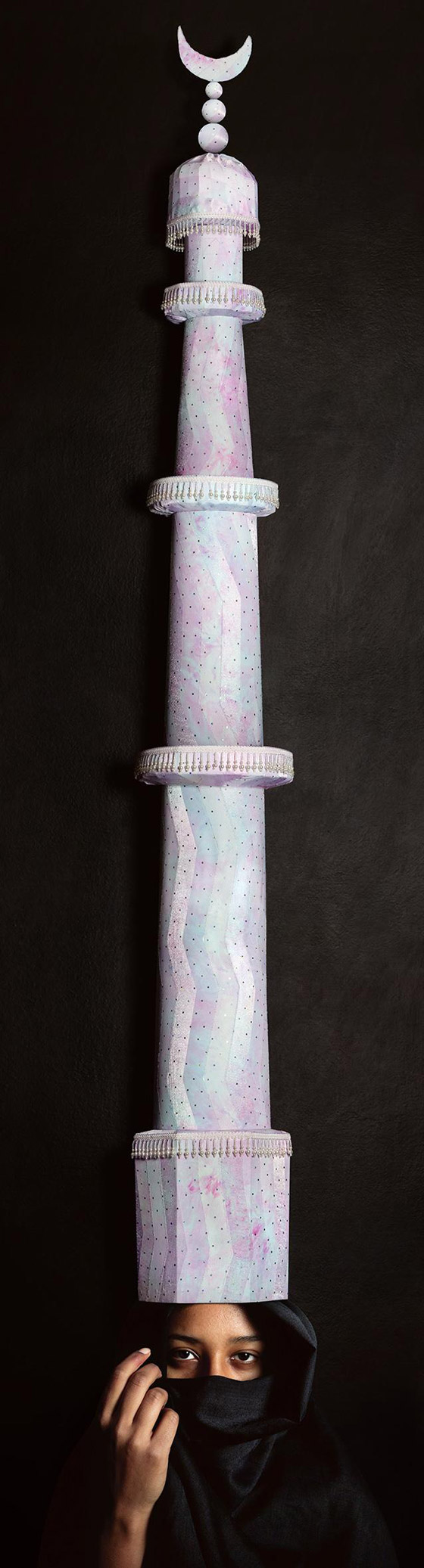 صور: ما مغزى هذه القبعات على شكل مآذن المستوحاة من المساجد؟ صورة رقم 6