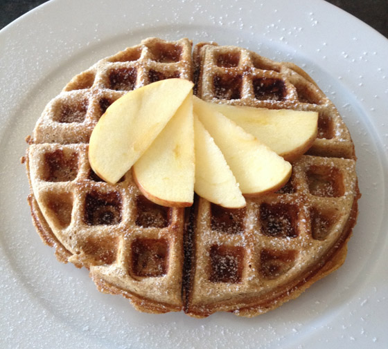 طريقة تحضير وافل التفاح والقرفة الشهي والخفيف صورة رقم 4