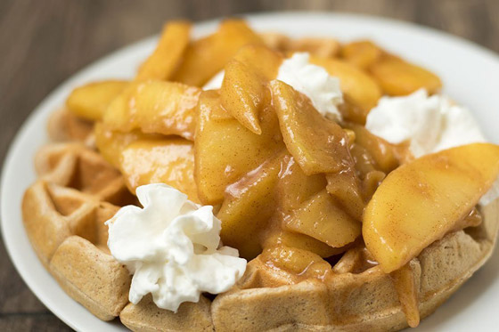 طريقة تحضير وافل التفاح والقرفة الشهي والخفيف صورة رقم 8