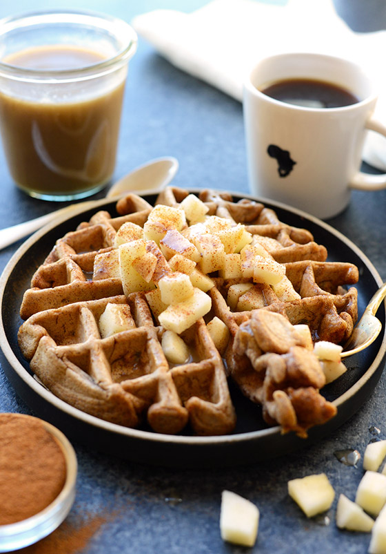 طريقة تحضير وافل التفاح والقرفة الشهي والخفيف صورة رقم 14