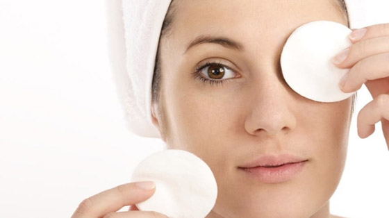 للحفاظ على نظرات شابة ومشرقة .. لكل عمر عناية خاصة لمحيط العينين صورة رقم 5