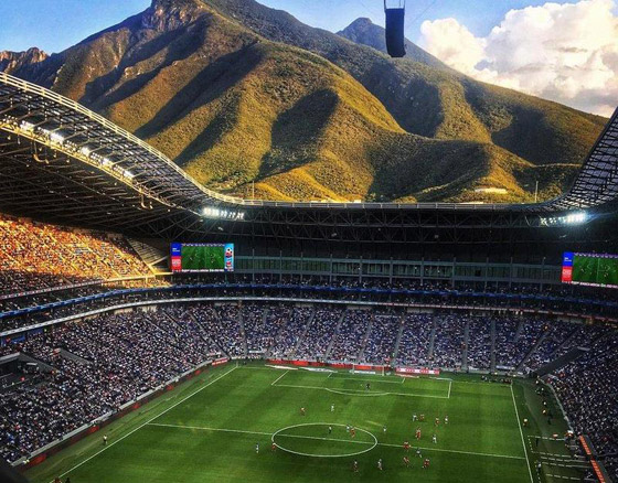 صورة رقم 5 - بالصور: تعرفوا على أغرب ملاعب كرة القدم حول العالم صورة رقم 5 - بالصور: تعرفوا على أغرب ملاعب كرة القدم حول العالم