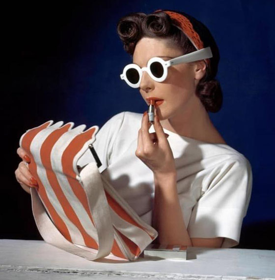 ما هي قصة أحمر الشفاه؟ وكيف تطور وتغير على مر السنين؟ صورة رقم 5 ما هي قصة أحمر الشفاه؟ وكيف تطور وتغير على مر السنين؟ صورة رقم 5