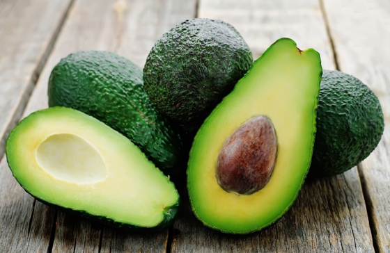 5 أنواع من الفاكهة تعالج الهالات السوداء صورة رقم 2 5 أنواع من الفاكهة تعالج الهالات السوداء صورة رقم 2