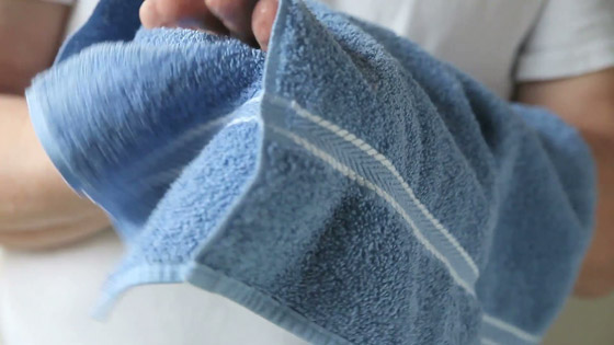 المناشف بيئة للجراثيم والأمراض.. هذه طريقة تنظيفها للقضاء على البكتيريا صورة رقم 10