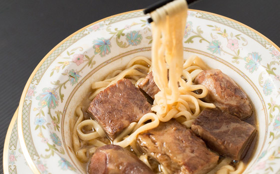 حساء نودلز يتجاوز ثمنه 300 دولار! ما السبب وراء ثمنه الباهظ؟ فيديو صورة رقم 3 حساء نودلز يتجاوز ثمنه 300 دولار! ما السبب وراء ثمنه الباهظ؟ فيديو صورة رقم 3