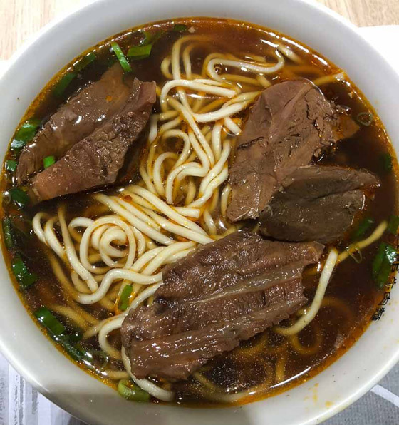 حساء نودلز يتجاوز ثمنه 300 دولار! ما السبب وراء ثمنه الباهظ؟ فيديو صورة رقم 6 حساء نودلز يتجاوز ثمنه 300 دولار! ما السبب وراء ثمنه الباهظ؟ فيديو صورة رقم 6