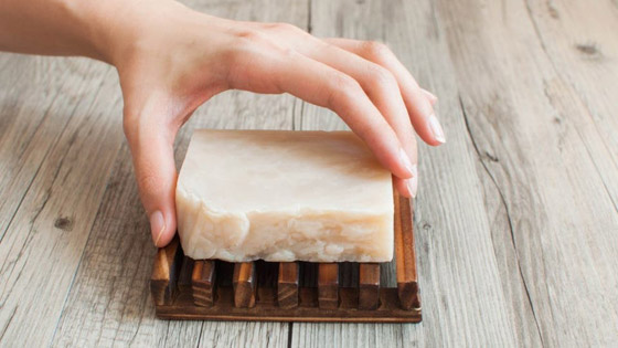 استعيني بصابون زيت الزيتون لعناية 