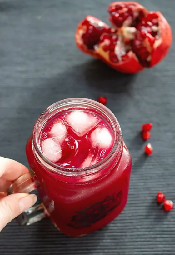 عصير أحمر اللون.. لعمر طويل بلا أمراض ولإبطاء الشيخوخة صورة رقم 6