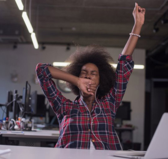 6 علامات لتساقط الشعر قد تشير إلى مشاكل صحية وأمراض خطيرة صورة رقم 3 6 علامات لتساقط الشعر قد تشير إلى مشاكل صحية وأمراض خطيرة صورة رقم 3