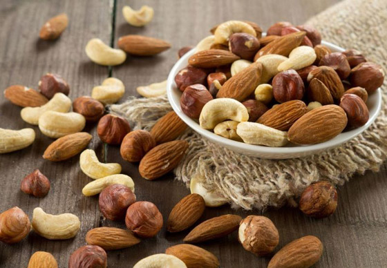 المكسرات وإنقاص الوزن.. الحقيقة 