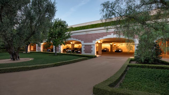 أغلى منزل للبيع في أمريكا.. تحفة فنية وحدائق تحت الأرض! فيديو وصور صورة رقم 24