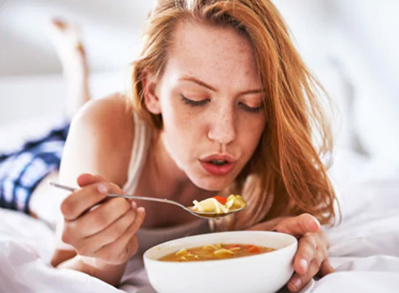 5 عادات شائعة جدا لتناول الطعام قد تؤدي إلى أمراض خطيرة! صورة رقم 3