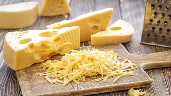  لأصحاب هذه الأمراض.. احذروا من تناول الجبن صورة رقم 1