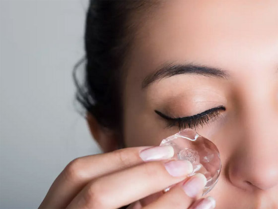 إليكم 5 استخدامات مهمة لمكعبات الثلج للحفاظ على جمال البشرة صورة رقم 1