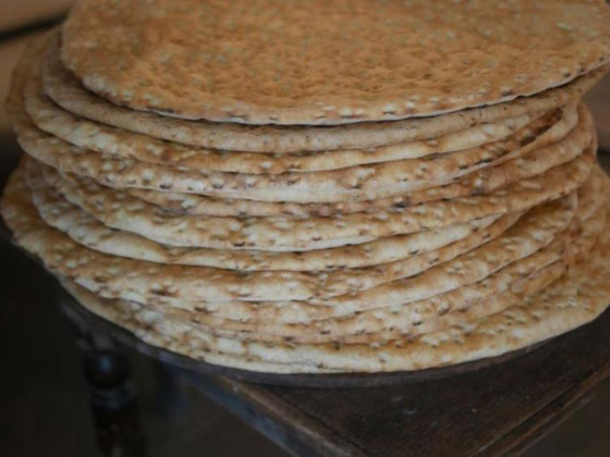 خبز من وحي الآلهة.. كيف يجسد اعتقاد عبادة الشمس عبر مظهره؟ صورة رقم 5