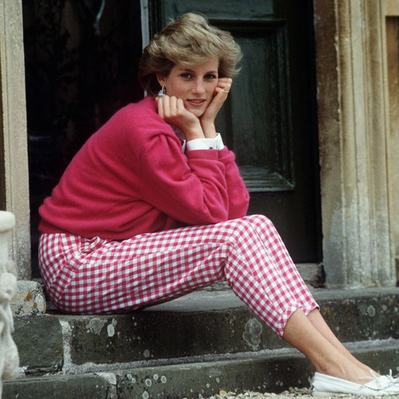 الأميرة ديانا حاضرة بعرض أزياء في نيويورك بعد 22 عاما على وفاتها صورة رقم 14