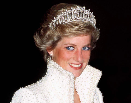 الأميرة ديانا حاضرة بعرض أزياء في نيويورك بعد 22 عاما على وفاتها صورة رقم 15