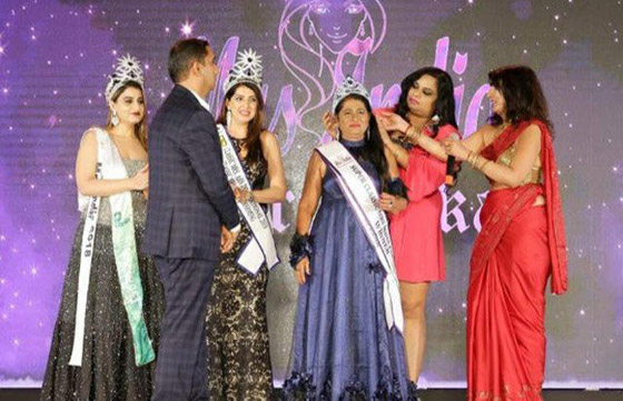 عمرها 67 عاماً وتفوز بلقب ملكة جمال الهند صورة رقم 5