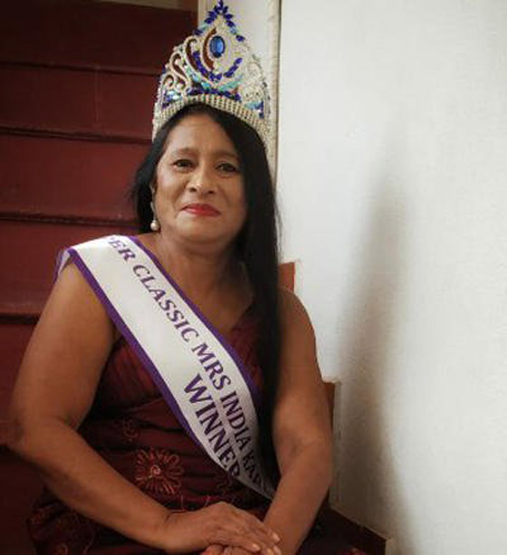 عمرها 67 عاماً وتفوز بلقب ملكة جمال الهند صورة رقم 8