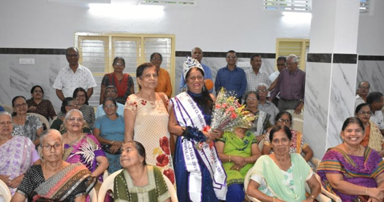 عمرها 67 عاماً وتفوز بلقب ملكة جمال الهند صورة رقم 2