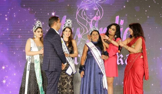 عمرها 67 عاماً وتفوز بلقب ملكة جمال الهند صورة رقم 9
