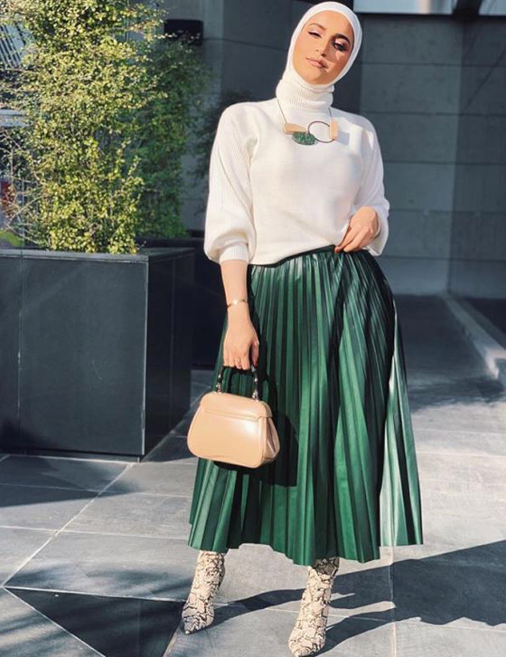 إطلالات محتشمة ومميزة للمحجبات باللون الأخضر لليوم الوطني السعودي صورة رقم 6